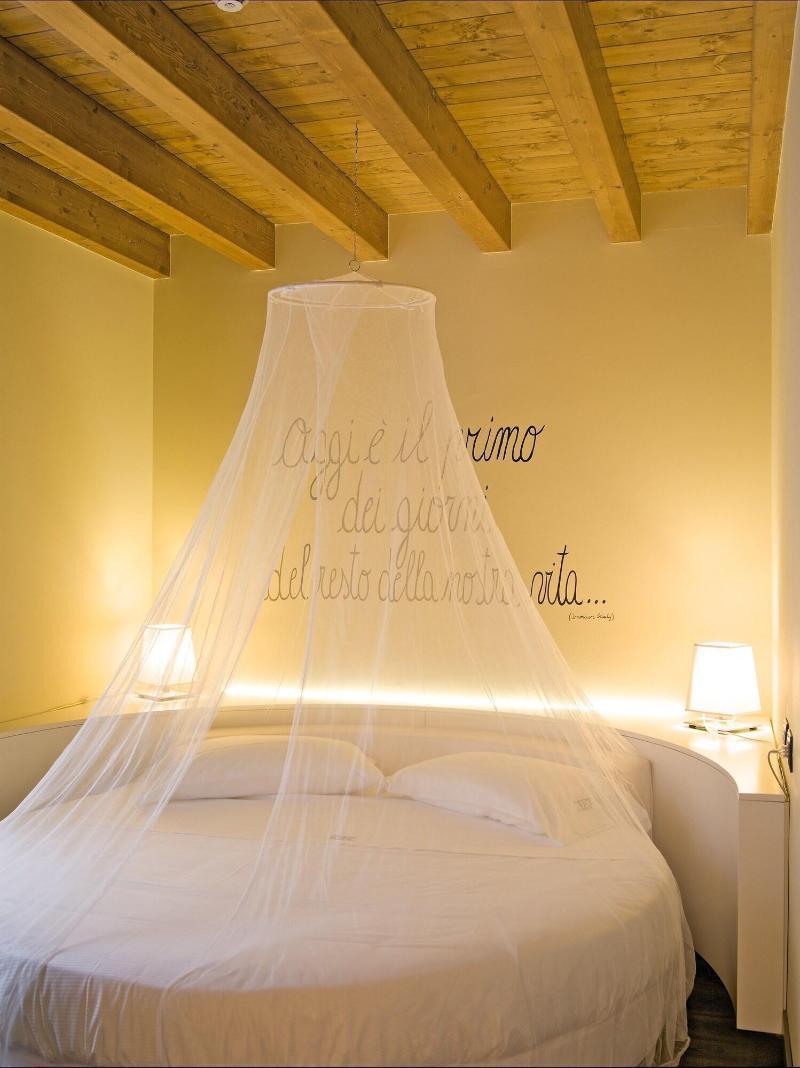 Harmony Suite Hotel Selvino Esterno foto