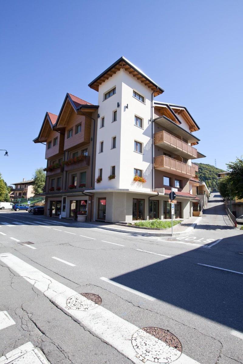 Harmony Suite Hotel Selvino Esterno foto