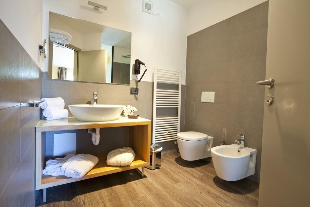 Harmony Suite Hotel Selvino Camera foto