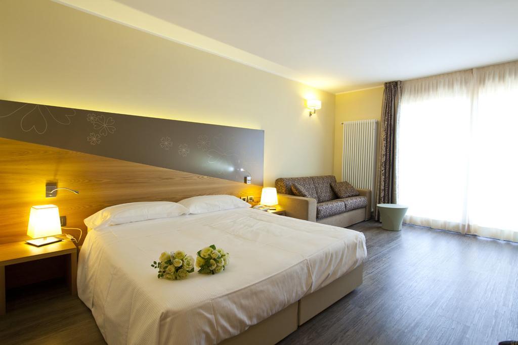 Harmony Suite Hotel Selvino Esterno foto
