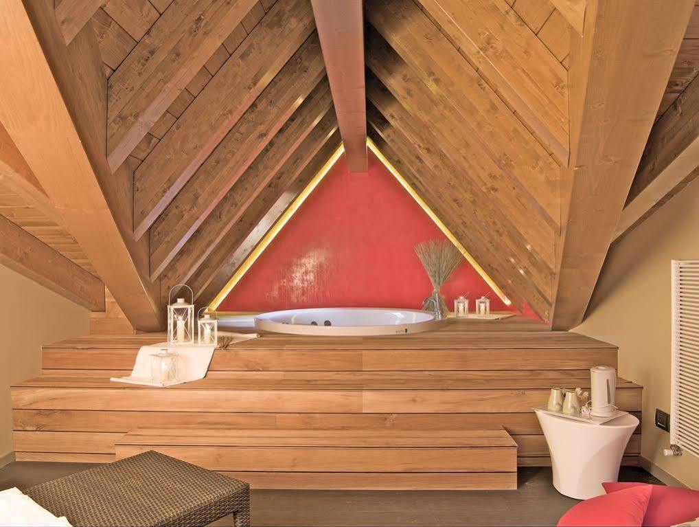 Harmony Suite Hotel Selvino Esterno foto